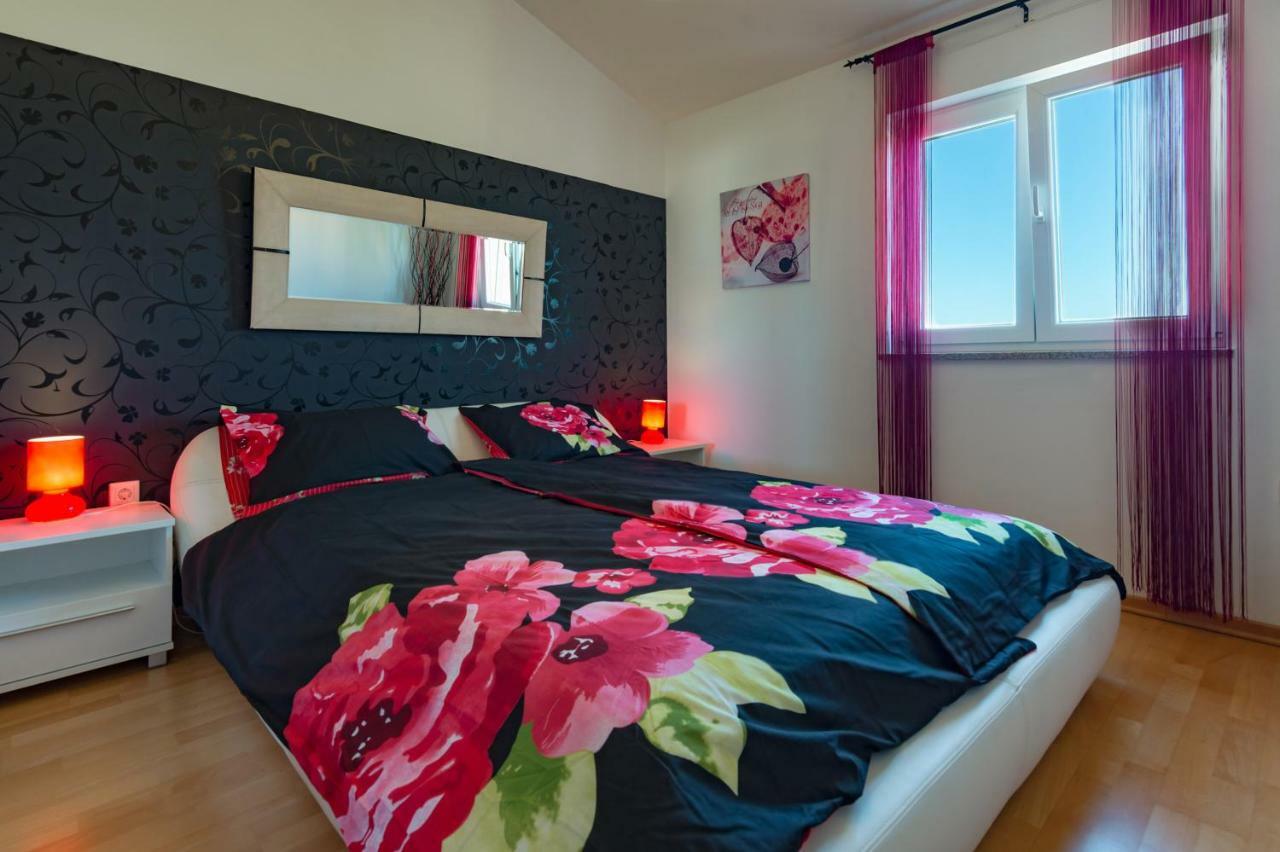Apartment Ina Pula